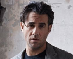 WHAT IS THE ZODIAC SIGN OF BOBBY CANNAVALE?